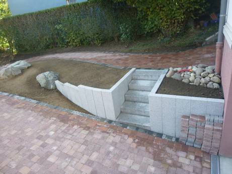 sas-balanche-escaliers-jardin