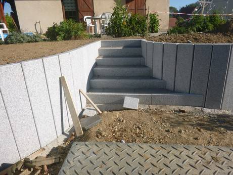 sas-balanche-terrasse-jardin-escaliers